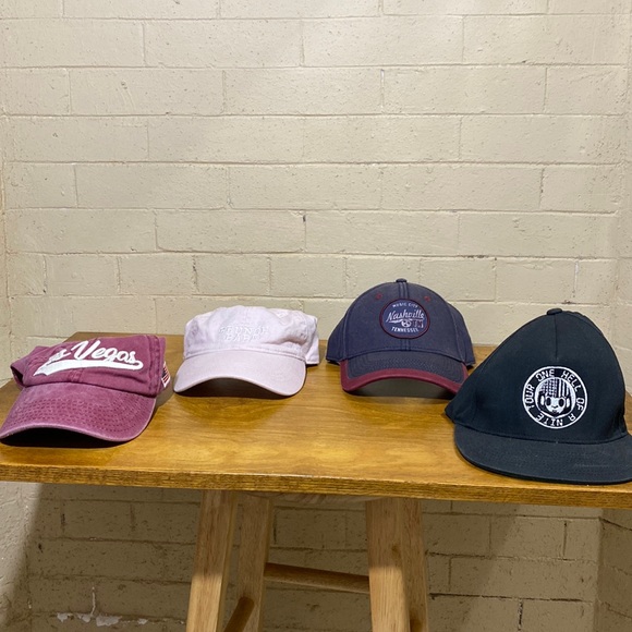 Hat bundle - Picture 1 of 3